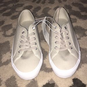 Tan shoes, never worn!